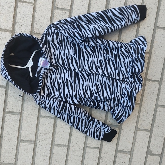 Black/white Jacket* - Picture 2 of 9